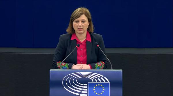 Scriitoarea ucraineană Oksana Zabujko: „În orice război femeile ajung să fie ţintele cele mai vulnerabile''