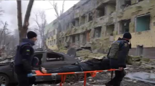 Mariupol, ce s-a întâmplat cu adevărat la spital? Războiul știrilor false și rolul propagandei rusești