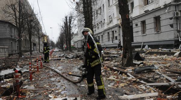 Şeful diplomaţiei europene: "Ruşii bombardează sistematic oraşele ucrainene. Putin va trebui să răspundă"