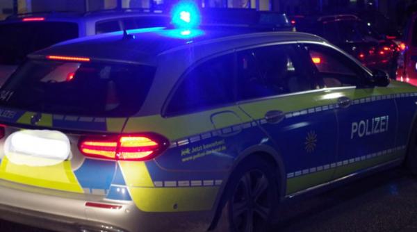 Germania. Un șofer de microbuz plin cu români gonea cu 100 de km/h cu anvelopa spartă. Avea și remorcă 