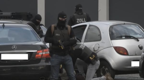 Italia. Trei români, membrii într-o bandă de hoți din camioane. Au jefuit peste 50 de TIR-uri în câteva luni