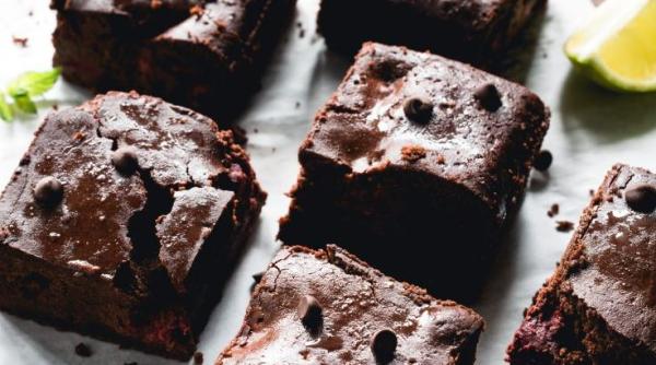 Negresă de post. Fără unt și fără ouă. Un ingredient secret, la care nici nu te-ai gândit, zace în cămara ta