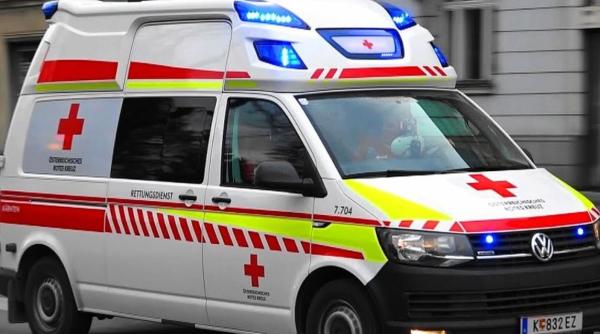 Austria. Muncitor român, tăiat grav cu drujba în timpul unor lucrări forestiere