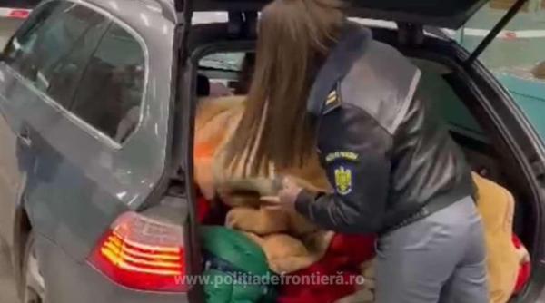Trei minori români, ascunşi de părinţi în portbagaj, depistaţi la controlul de frontieră  