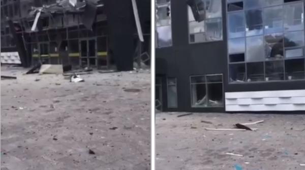 Teatrul din Mariupol, bombardat de ruși: Sute de gravide și femei cu copii mici se adăposteau acolo