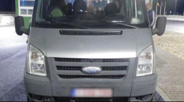 Ungaria. Un român a încercat să înșele vigilența polițiștilor maghiari. Șoferul circula cu un microbuz cu numere false