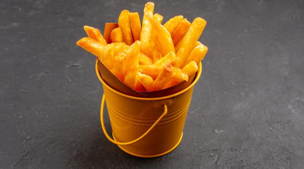 Cartofi prăjiți delicioși la microunde. Au o aromă foarte bogată cu puține calorii. Notează rețeta