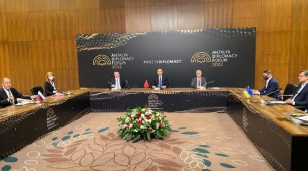 Continuă negocierile ruso-ucrainene online; ambele părţi nuanţează informaţiile din planul de pace publicat de Financial Times