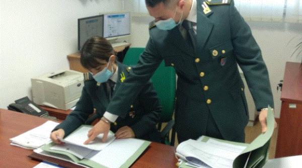 Italia, fraudată cu 21.5 milioane de euro de un grup de români, prin "venitul de cetățenie". Indivizii falsificau actele