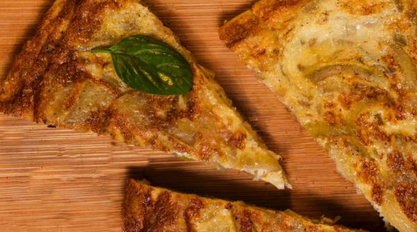 Pufoasă, moale și parfumată. Rețeta celei bune omlete, plină de savoare și mulți antioxidanți 