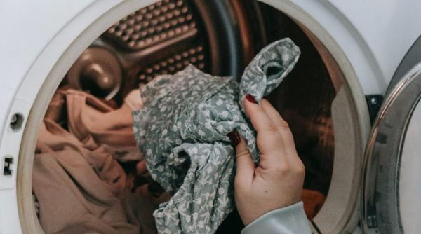 Prosoape și haine moi, chiar și fără balsam de rufe! Remedii naturale și ieftine care te salvează 