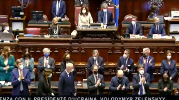 Premierul italian Mario Draghi denunţă „aroganţa“ Rusiei şi vrea Ucraina în UE, după discursul lui Zelenski în fața Parlamentului