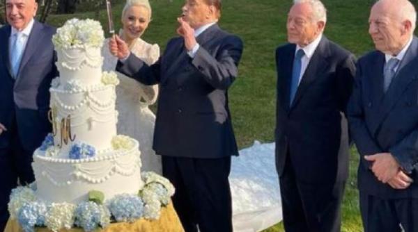 Fostul premier italian, Silvio Berlusconi, s-a căsătorit cu o femeie mai tânără cu 50 de ani 