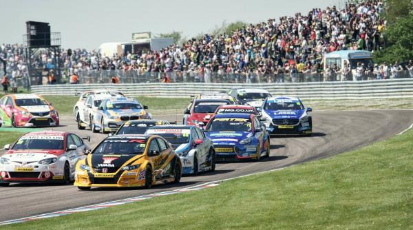 Accident mortal la Brașov. Un spectator a murit după ce a fost lovit de o mașină de raliu