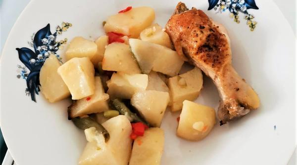 Norma de hrană în spitalele românești: 11 lei zi / persoană / 3 mese. Manager: "Meniul este simplu, sărac în vitamine"