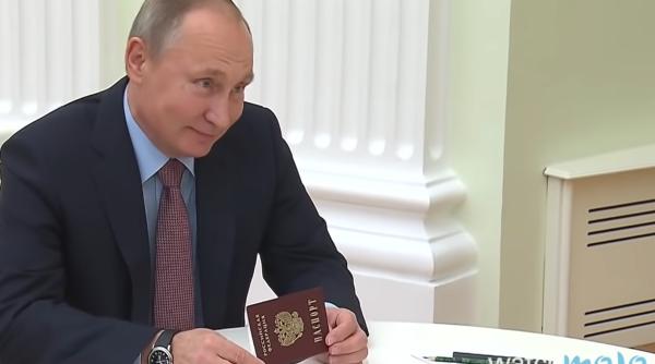 Putin, furios după ce a citit biletul lui Zelensky, adus de Abramovici, despre termenii armistițiului: „Transmite-i că-i voi distruge”