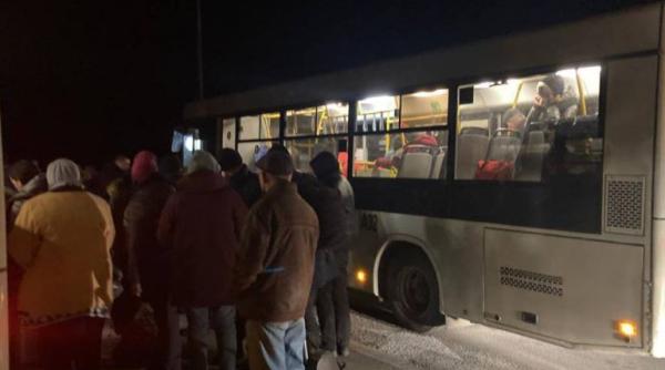 Mai multe autobuze, încărcate cu 14 tone de alimente și medicamente, confiscate de forţele ruse din Melitopol