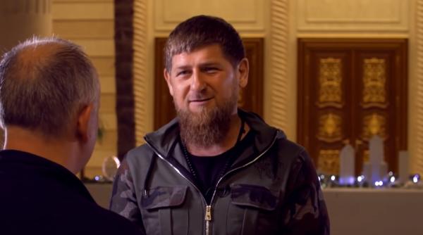 Putin l-a premiat pe Kadîrov pentru contribuția pe care a adus-o la invadarea Ucrainei