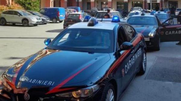 Italia. Un român și-a umplut rucsacul cu sticle de alcool și carne, dar a "uitat" să la plătească