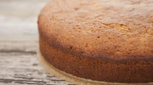 Pandișpan pufos, fără unt, ouă, lapte și zahăr. Un deliciu culinar pentru cei care țin post, dar au poftă de ceva dulce