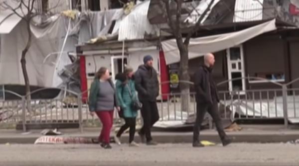 Tânără, schemă de escrocherie în Ucraina: A mințit oamenii că-i poate scoate din Mariupol. Le cerea bani și dispărea