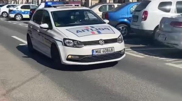 Un minor român a furat o mașină și a accidentat mai multe autoturisme în Sibiu