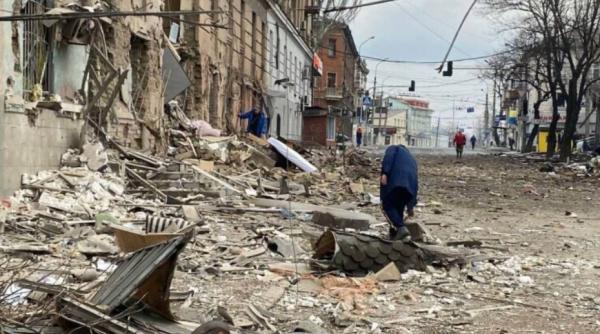 Militarii ruși au lansat atacuri masive de artilerie și aeriene asupra orașului Mariupol - Statul Major General