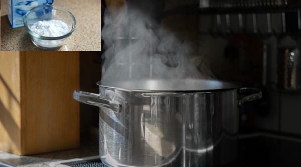 De ce să pui pe aragaz, la fiert, două oale pline cu apă și bicarbonat. Trucul pe care orice gospodină trebuie să îl folosească
