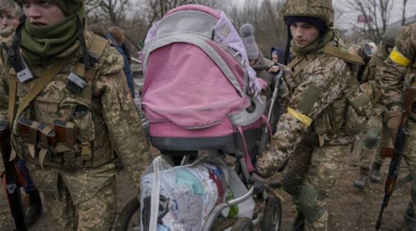 Dezastru umanitar la Mariupol: Peste 160.000 de civili sunt în continuare fără hrană, căldură, apă și mijloace de comunicare 