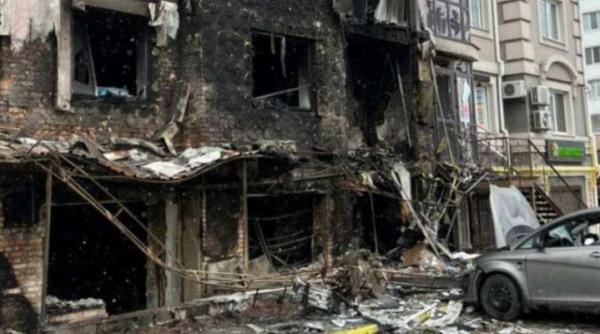 O femeie a fost ucisă și 14 au fost rănite în bombardamentele Rusiei din Harkov