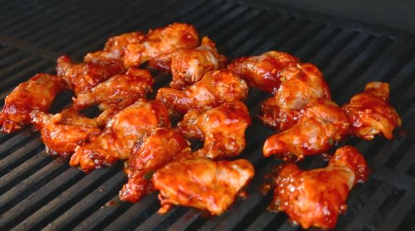 Pui BBQ Korean Glazurat. O rețetă exotică gata în 15 minute! Delectează-te cu arome inedite, ușor picante