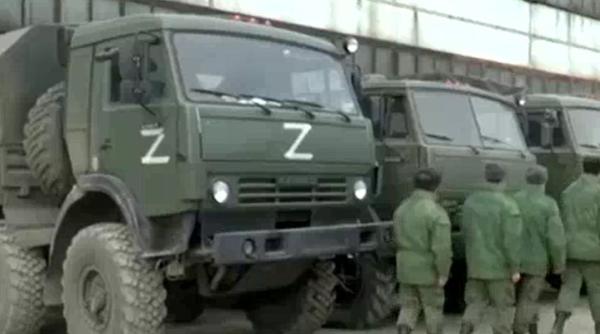 Simbolurile ce reprezintă agresiunea Rusiei asupra Ucrainei au fost interzise în Moldova