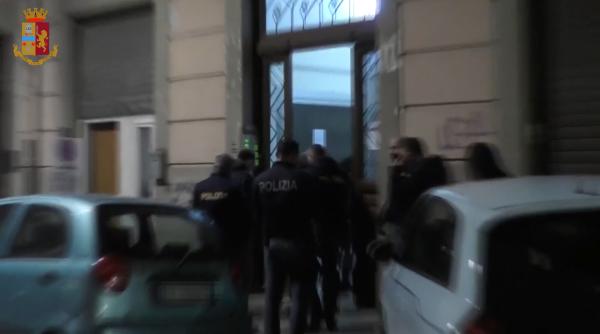 Zeci de românce ademenite și obligate să vină în Italia să se prostitueze: Rețeaua condusă de "Prințul", anihilată