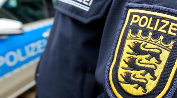 Germania. Mercedes cu trei români, tras pe dreapta. Ofițerii au găsit în mașină un portofel cu bani furat de la un pensionar