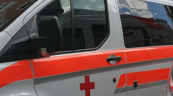 Austria. Muncitor român, rănit grav în timp în timp ce tăia un trunchi de copac