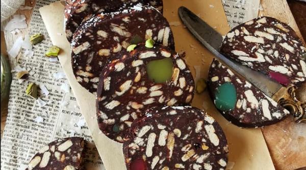 Am găsit cel mai bun salam de biscuiți. Gustul nostalgic al copilăriei în câțiva pași simpli