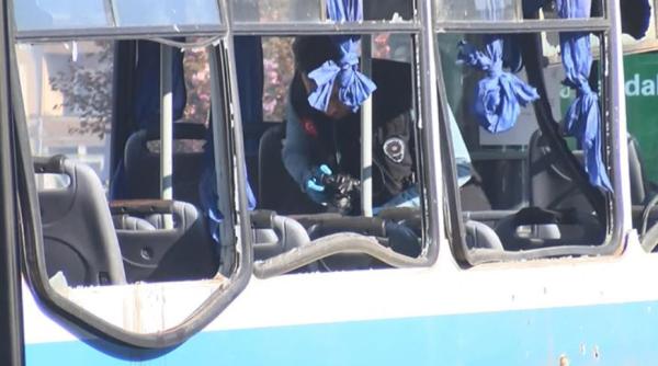 Autobuz, aruncat în aer. O persoană a murit, iar alte 3 au fost rănite. Atentat cu bombă în Turcia 