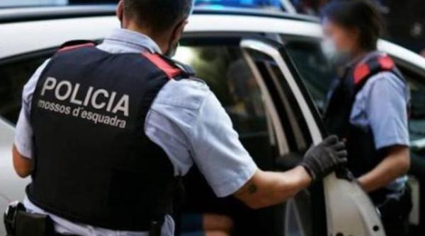 Spania. O româncă, care a jefuit un bătrân cu metoda „Îmbrățișarea afectuoasă”, dată în căutare