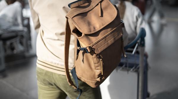 Germania. Familie de români, scandal monstru pe aeroport: I-au bătut, mușcat și zgâriat pe polițiștii care au încercat să-i liniștească