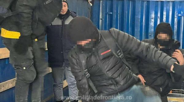 65 de cetăţeni străini au fost prinși în timp ce încercau să treacă ilegal frontiera la Vama Nădlac 2