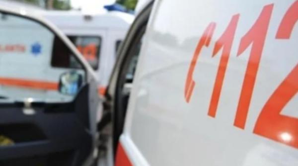 O tânără şi un băiețel de patru ani, răniţi într-un accident rutier în Giurgiu. Coliziune între două mașini