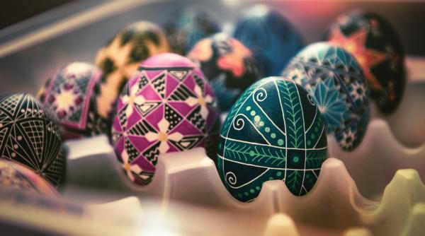 Tradiții și obiceiuri de Paște. Ce rugăciune este bine să spui pentru iertarea păcatelor, în Marțea Luminată