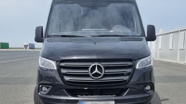 Ungaria. Șofer român, lăsat pieton de polițiștii maghiari. Bărbatul conducea o dubă furată în Belgia