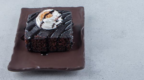 Black Cake, de zece ori mai bună decât clasica negresă. Arată ca de magazin, dar se prepara foarte ușor. Imposibil să nu-ți placă