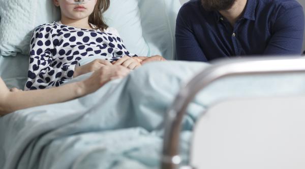 Cazurile misterioase de hepatită la copii se răspândesc. Ipoteza privind posibila cauză a bolii