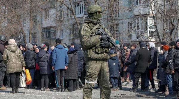 Soldații din Mariupol cer să fie salvați prin "extragere", ca în al doilea război mondial: "Altfel, vom muri aici"