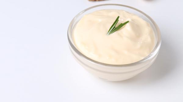 Sos de brânză pentru carne. Îți sucește mințile! Nu vei mai mânca friptura altfel