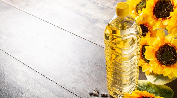 Producătorii de alimente din Marea Britanie pot înlocui uleiul de floarea soarelui, după întreruperea exporturilor din Ucraina