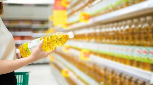 Cât costă, de fapt, uleiul în Germania? Românii din străinătate susțin că doar uleiul ieftin e raționalizat, cel scump "e la liber"