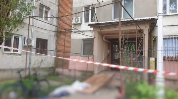 O mamă româncă s-a aruncat, cu cei doi copii în brațe, de la etajul 10 al unui bloc din Timișoara. UPDATE